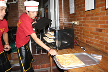 show de pizzeritos con pizza para fiestas infantiles